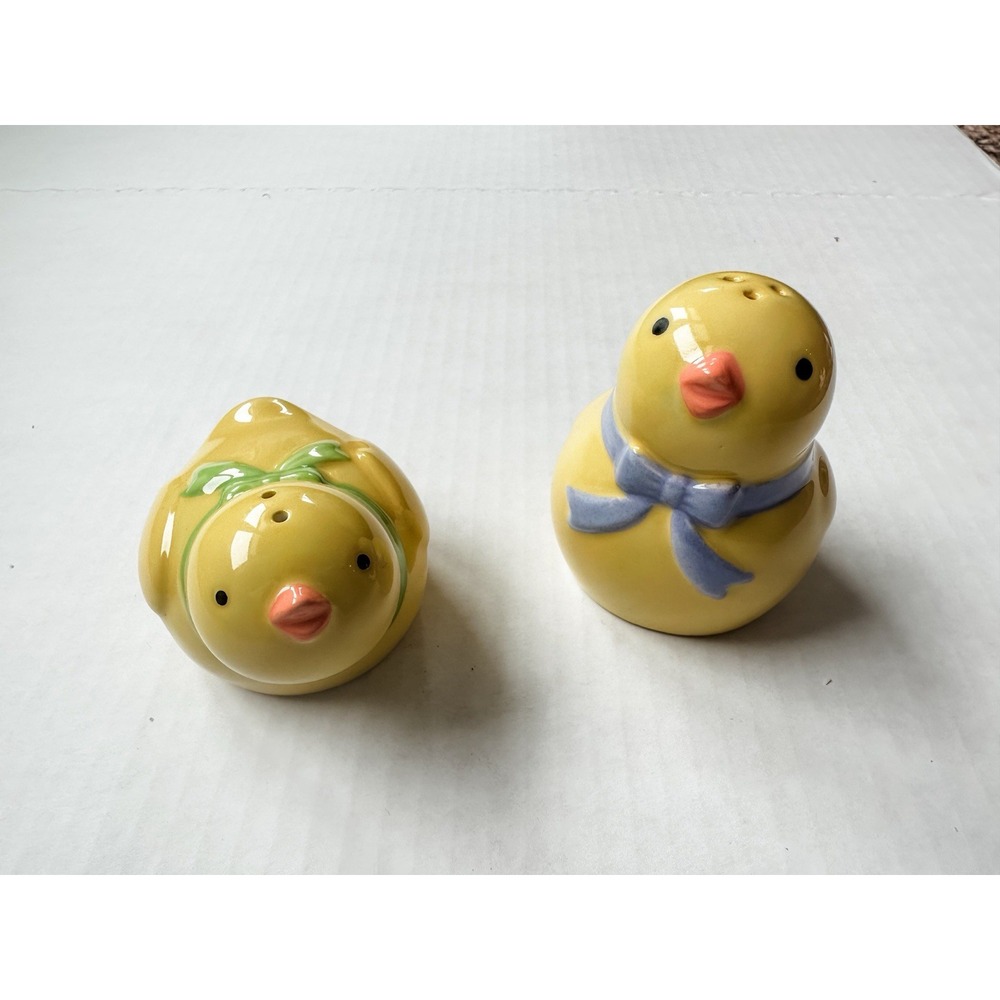 Hallmark Easter Chirping Chick Salt & Pepper Shakers,‎ Collector, Ceramic